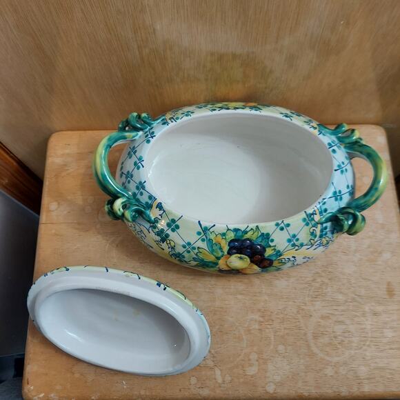 Signed "Caldmaci G" Hand Painted Majolica Soup Tureen 13"L x 9"W x 8"H - Picture 6 of 8